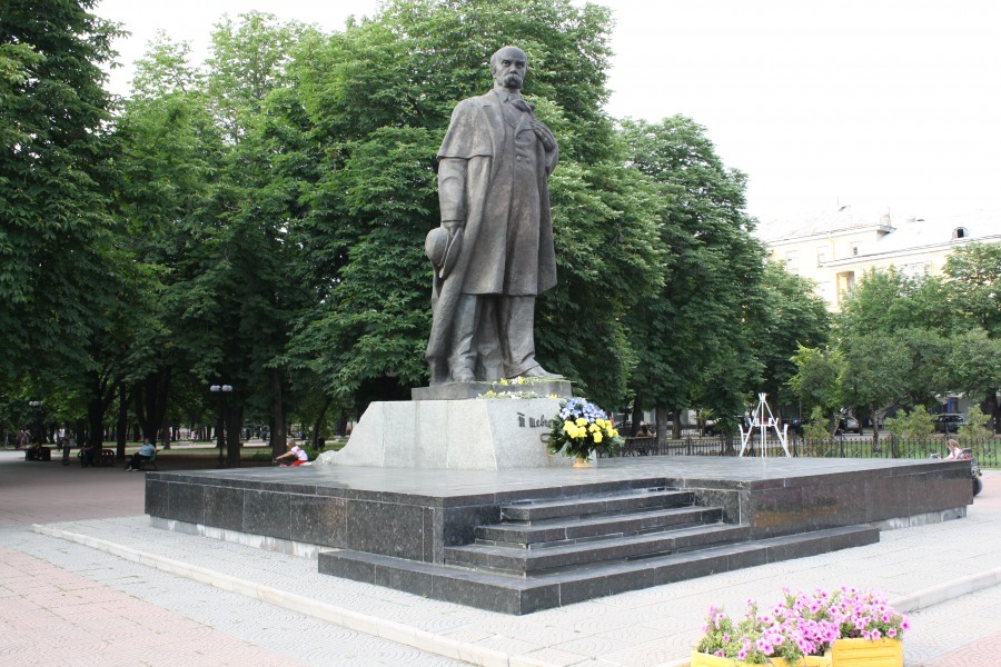 Сегодня в Украине отмечают 202 года со дня рождения Тараса Шевченко