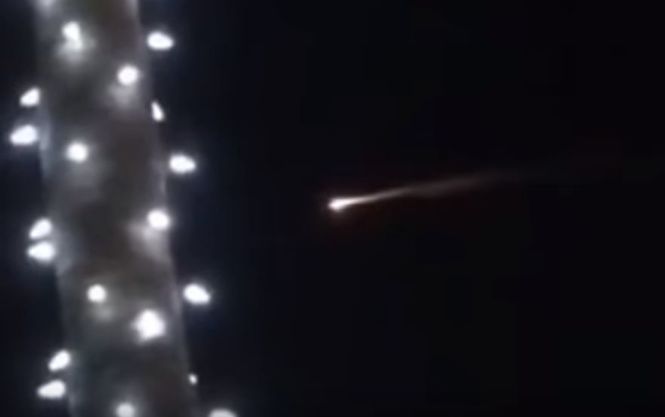 13:48 СМИ огненный шар в небе над США вызвало падение российской ракеты