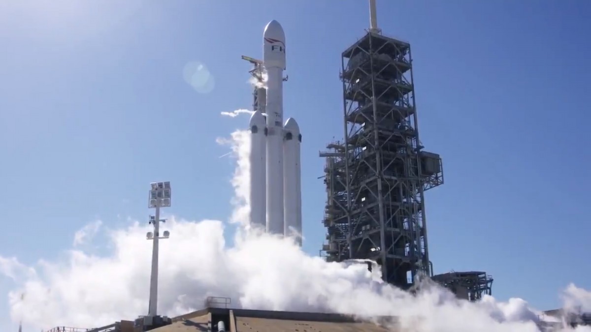 В SpaceX показали огневые тестирования нового Falcon Heavy