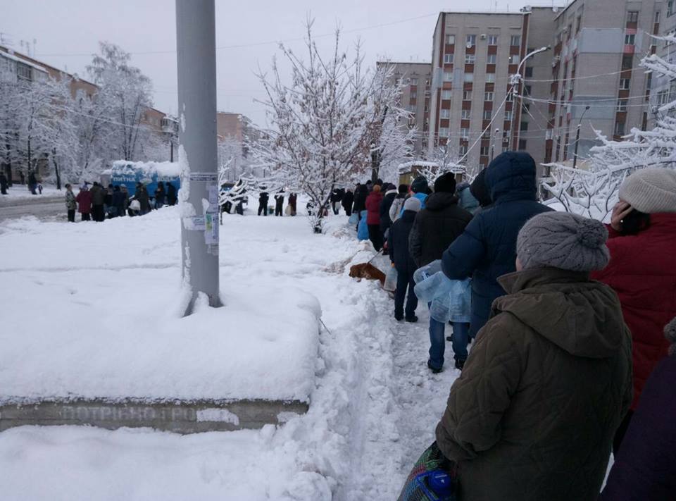 В Черкассах вторые сутки нет воды: Людей спасает снег, объявлен режим ЧП