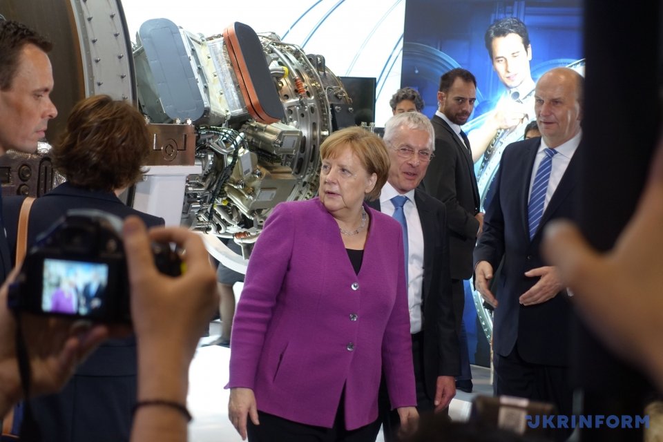 Это логично: Меркель поддерживает идею создания Европейского оборонного союза