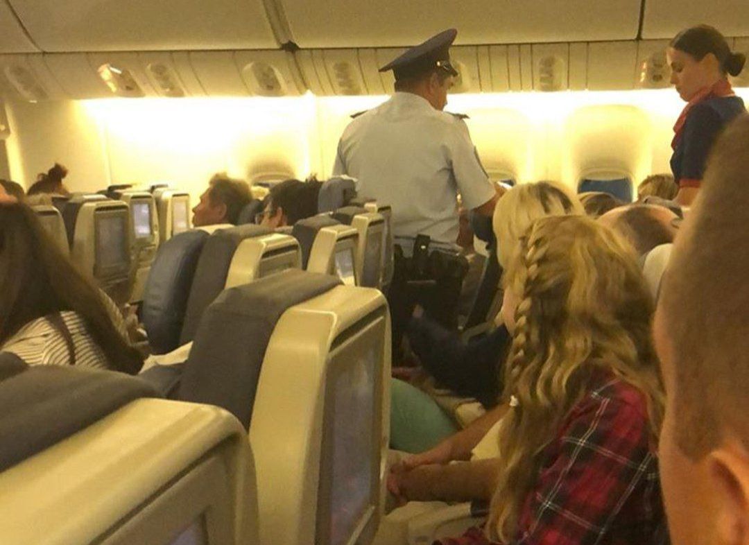 Скандальный российский актер устроил пьяный дебош на рейсе из Крыма